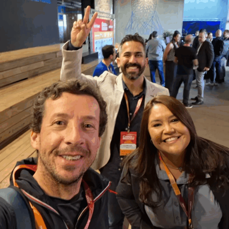 Redator do Correria Campinas, Alexander, com Leticia e Guilherme da ABRACEO